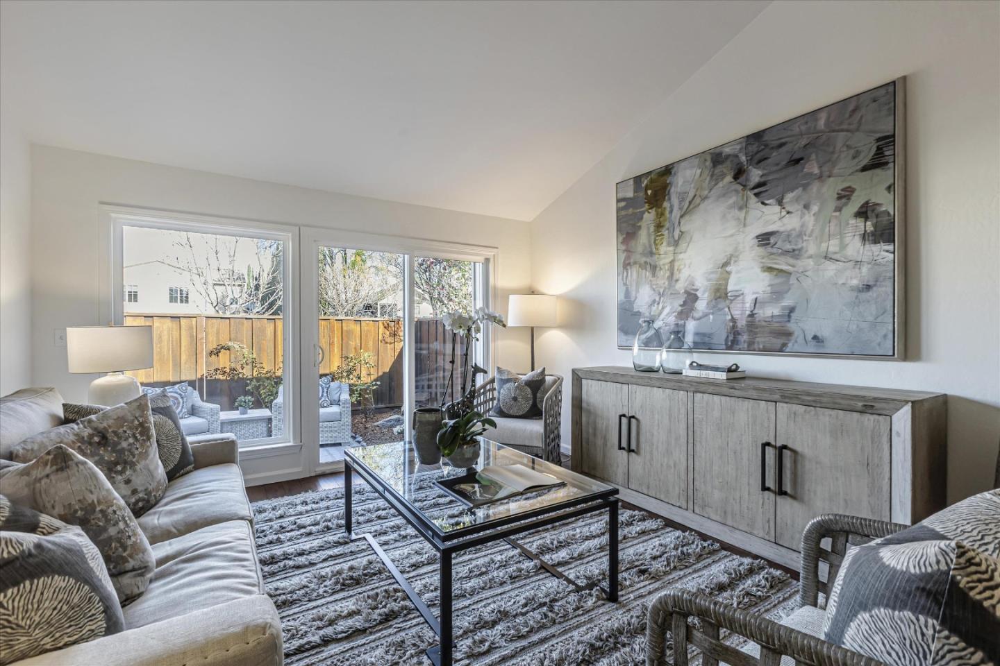 Detail Gallery Image 2 of 31 For 10995 Northseal Sq, Cupertino,  CA 95014 - 2 Beds | 2 Baths