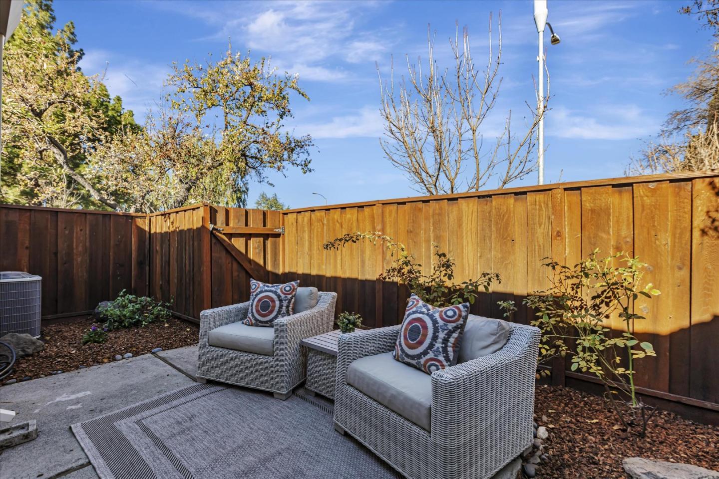Detail Gallery Image 25 of 31 For 10995 Northseal Sq, Cupertino,  CA 95014 - 2 Beds | 2 Baths