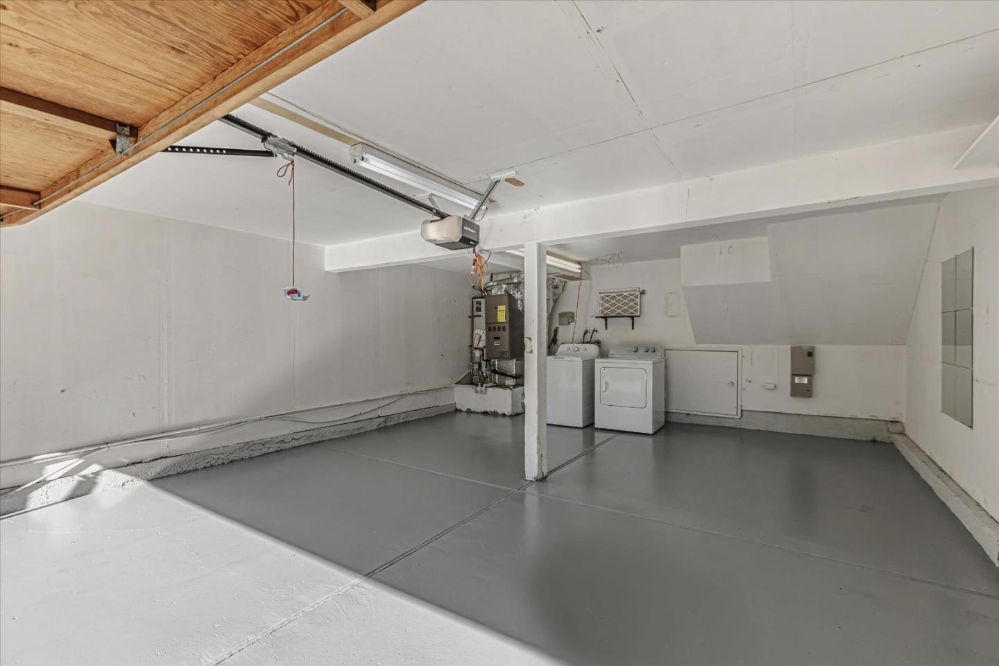 Detail Gallery Image 29 of 31 For 10995 Northseal Sq, Cupertino,  CA 95014 - 2 Beds | 2 Baths
