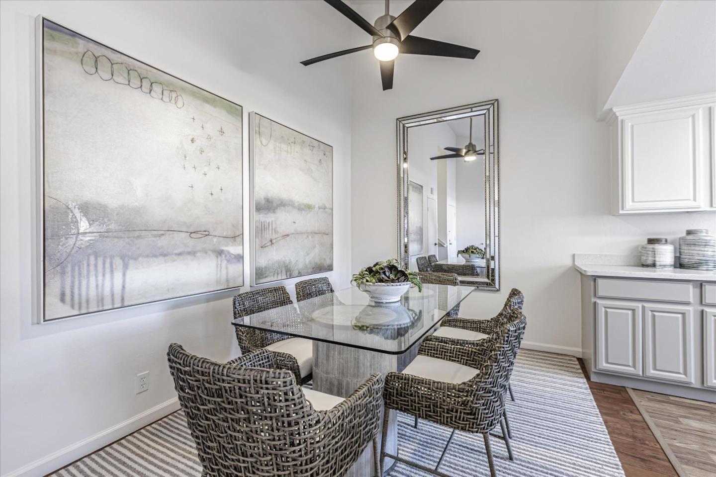 Detail Gallery Image 5 of 31 For 10995 Northseal Sq, Cupertino,  CA 95014 - 2 Beds | 2 Baths