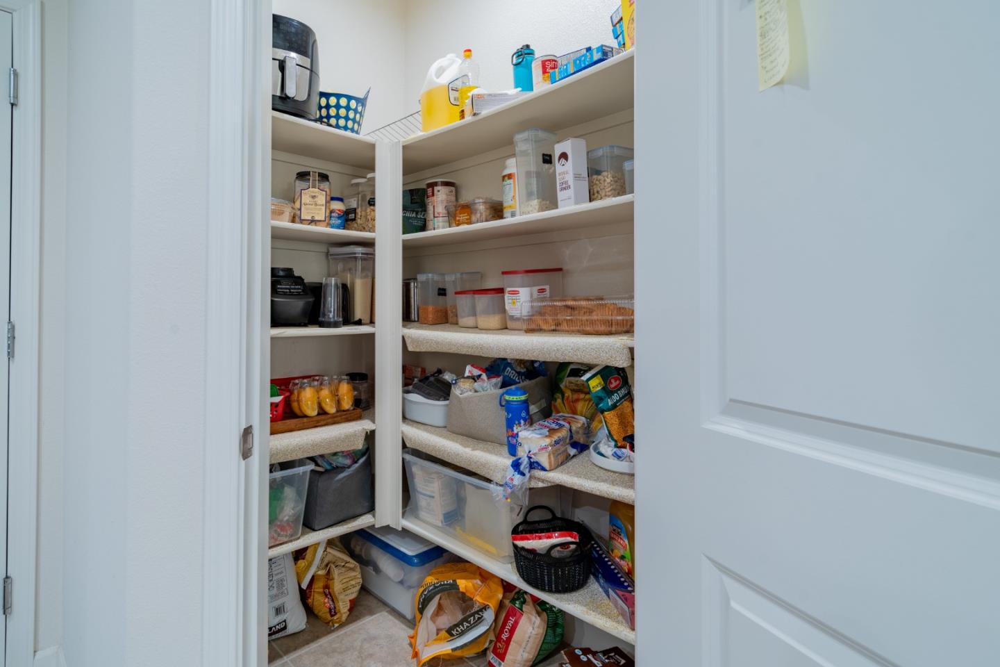 Detail Gallery Image 17 of 37 For 525 Alicante Dr, Hollister,  CA 95023 - 3 Beds | 2 Baths