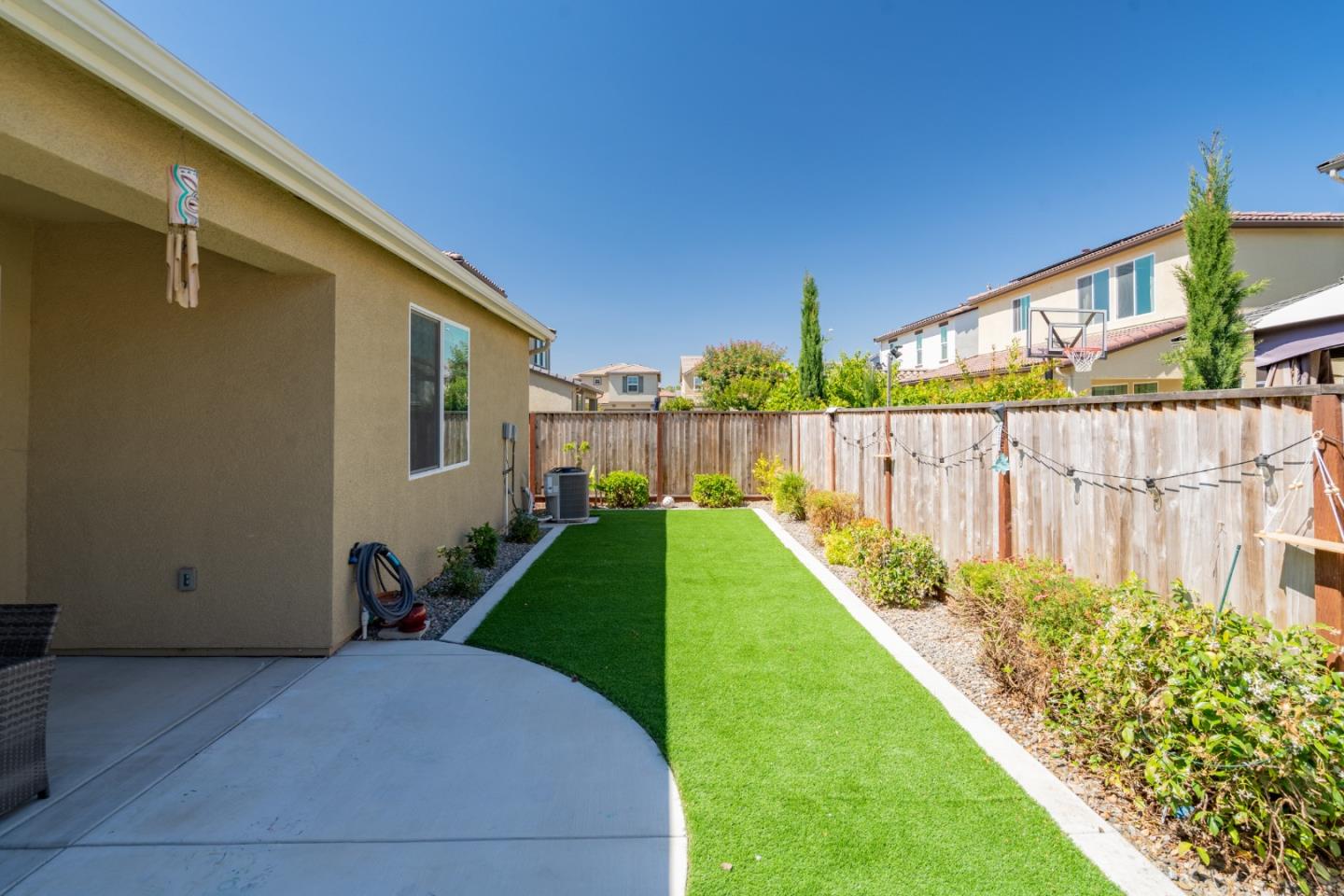 Detail Gallery Image 34 of 37 For 525 Alicante Dr, Hollister,  CA 95023 - 3 Beds | 2 Baths