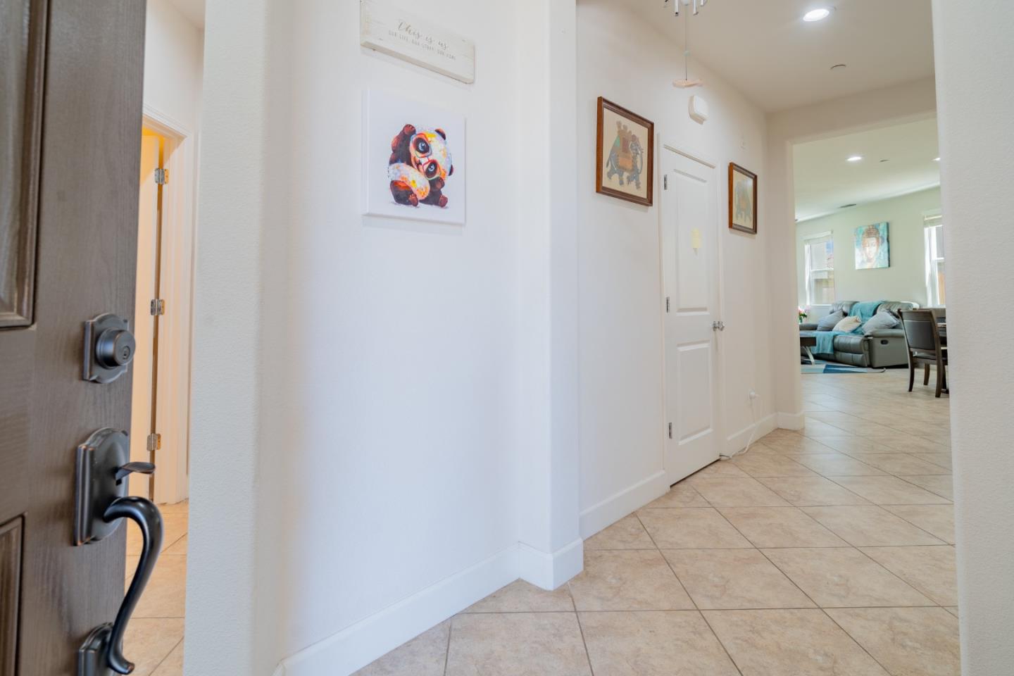 Detail Gallery Image 5 of 37 For 525 Alicante Dr, Hollister,  CA 95023 - 3 Beds | 2 Baths