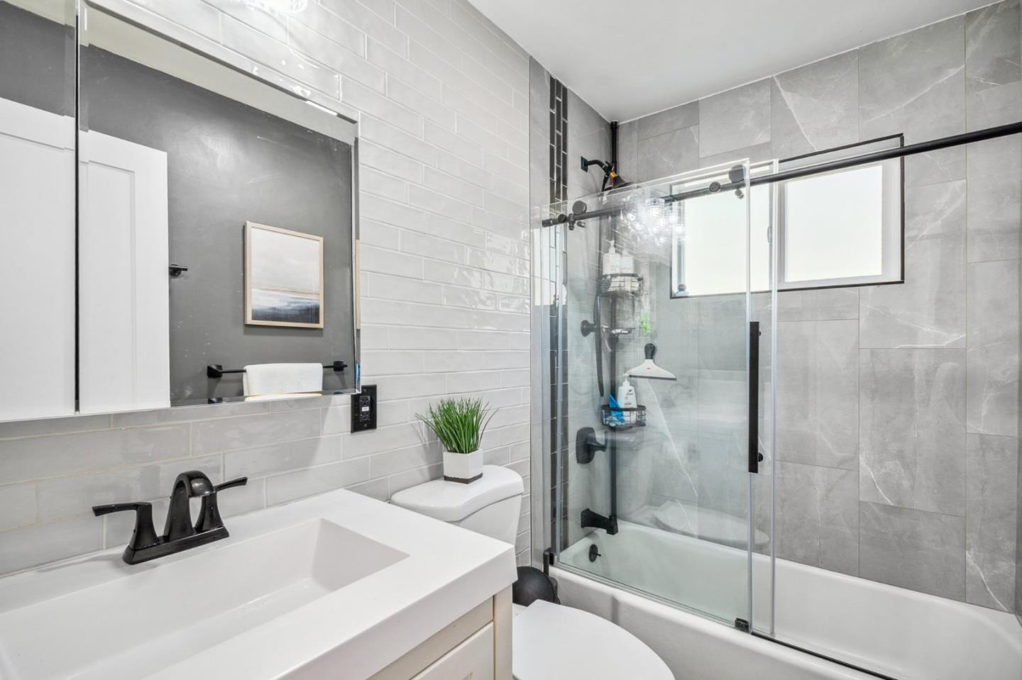 Detail Gallery Image 12 of 36 For 847 San Luppe Dr, Mountain View,  CA 94043 - 3 Beds | 2 Baths