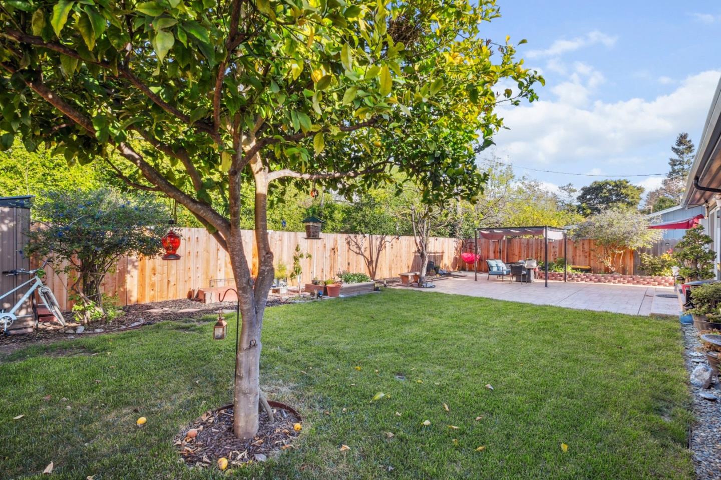 Detail Gallery Image 14 of 36 For 847 San Luppe Dr, Mountain View,  CA 94043 - 3 Beds | 2 Baths