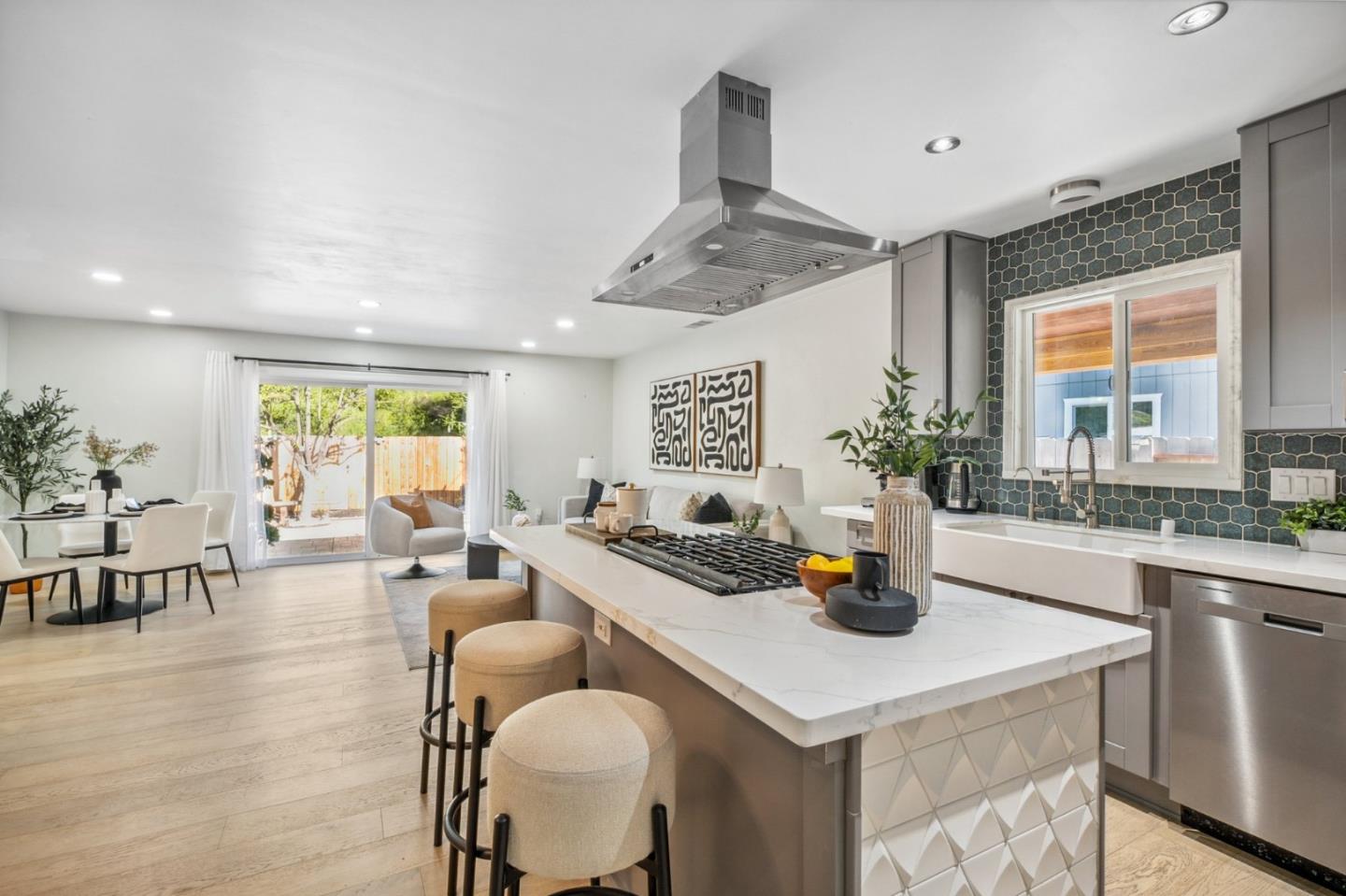 Detail Gallery Image 2 of 36 For 847 San Luppe Dr, Mountain View,  CA 94043 - 3 Beds | 2 Baths