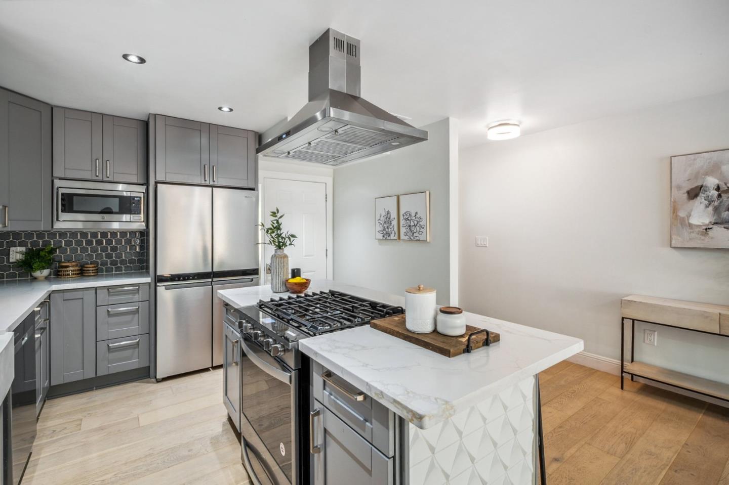Detail Gallery Image 25 of 36 For 847 San Luppe Dr, Mountain View,  CA 94043 - 3 Beds | 2 Baths