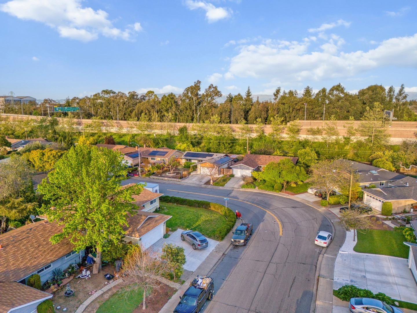 Detail Gallery Image 31 of 36 For 847 San Luppe Dr, Mountain View,  CA 94043 - 3 Beds | 2 Baths