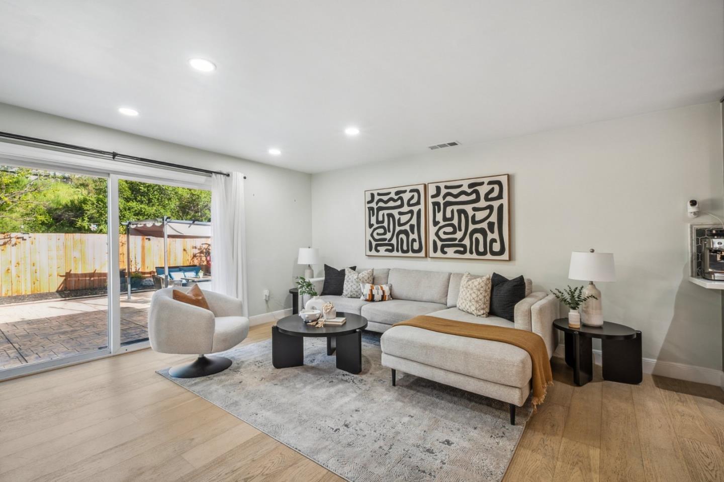 Detail Gallery Image 6 of 36 For 847 San Luppe Dr, Mountain View,  CA 94043 - 3 Beds | 2 Baths