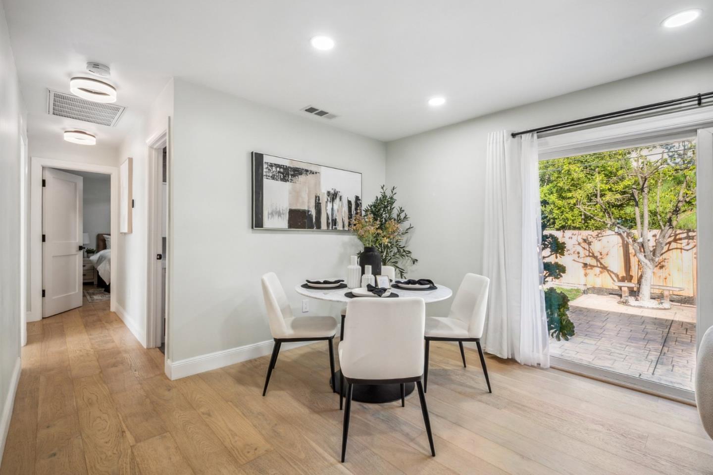 Detail Gallery Image 7 of 36 For 847 San Luppe Dr, Mountain View,  CA 94043 - 3 Beds | 2 Baths