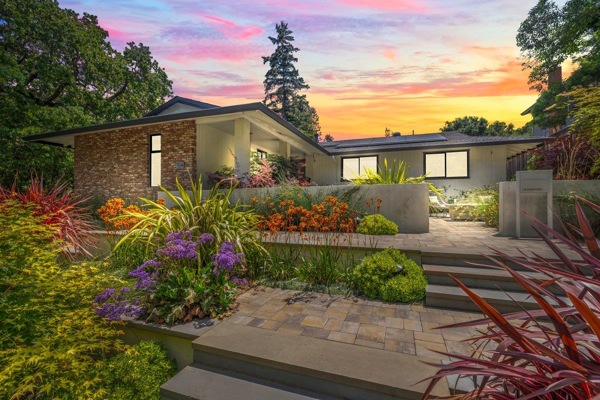 Detail Gallery Image 2 of 45 For 104 Pinta Ct, Los Gatos,  CA 95030 - 4 Beds | 3/1 Baths