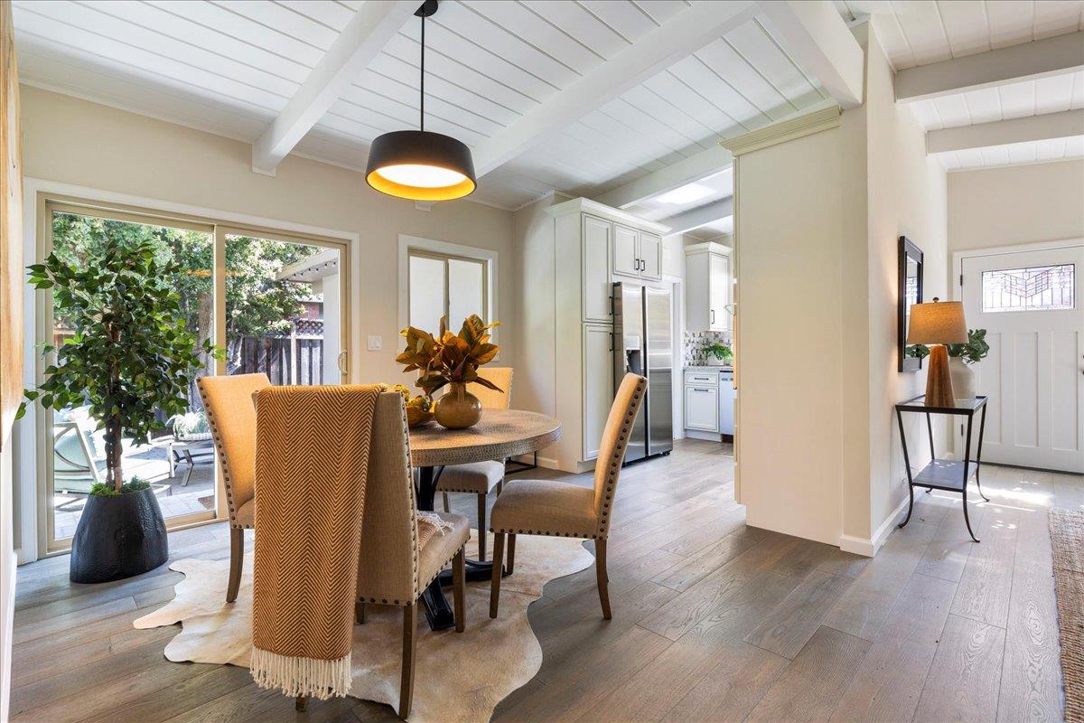 Detail Gallery Image 10 of 37 For 907 Christopher Way, Menlo Park,  CA 94025 - 3 Beds | 2 Baths