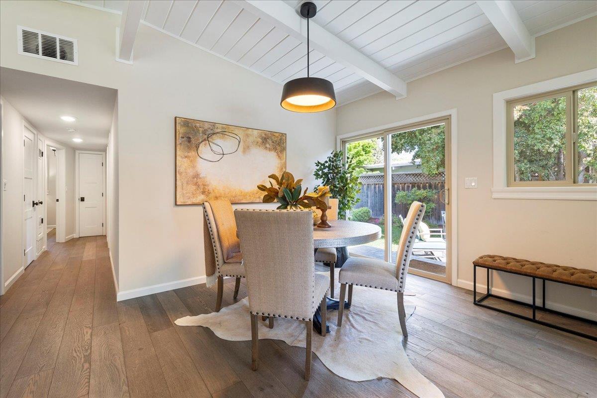 Detail Gallery Image 11 of 37 For 907 Christopher Way, Menlo Park,  CA 94025 - 3 Beds | 2 Baths