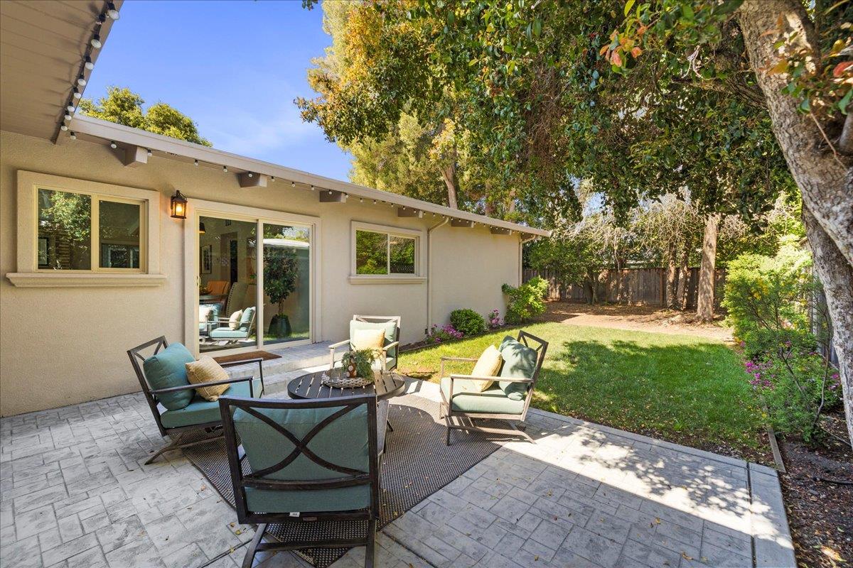 Detail Gallery Image 21 of 37 For 907 Christopher Way, Menlo Park,  CA 94025 - 3 Beds | 2 Baths