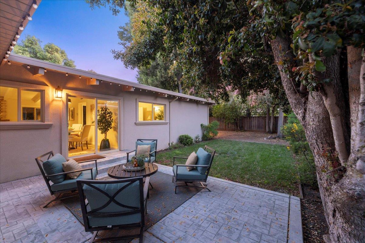 Detail Gallery Image 28 of 37 For 907 Christopher Way, Menlo Park,  CA 94025 - 3 Beds | 2 Baths