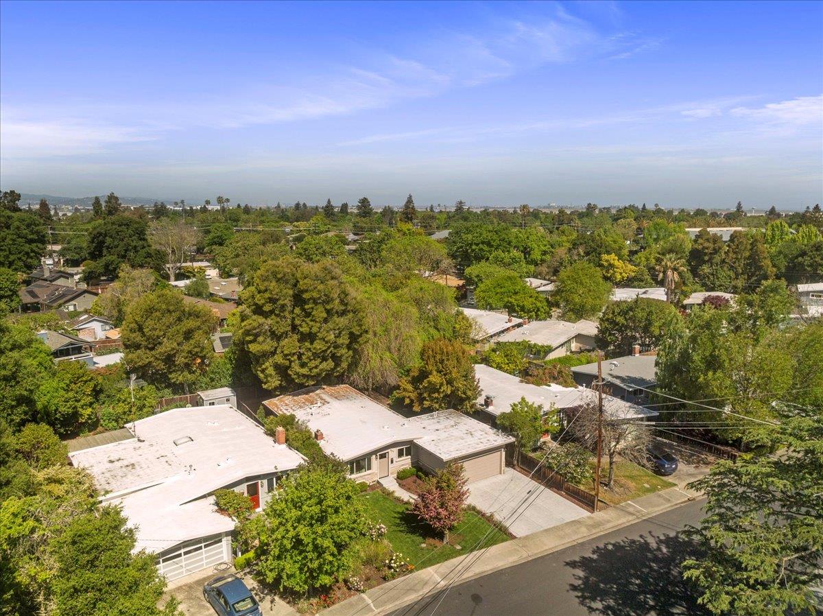 Detail Gallery Image 30 of 37 For 907 Christopher Way, Menlo Park,  CA 94025 - 3 Beds | 2 Baths