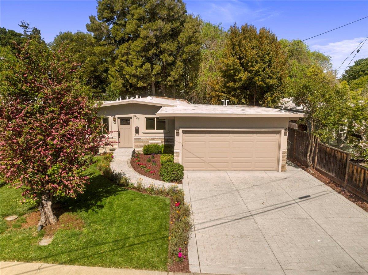 Detail Gallery Image 4 of 37 For 907 Christopher Way, Menlo Park,  CA 94025 - 3 Beds | 2 Baths
