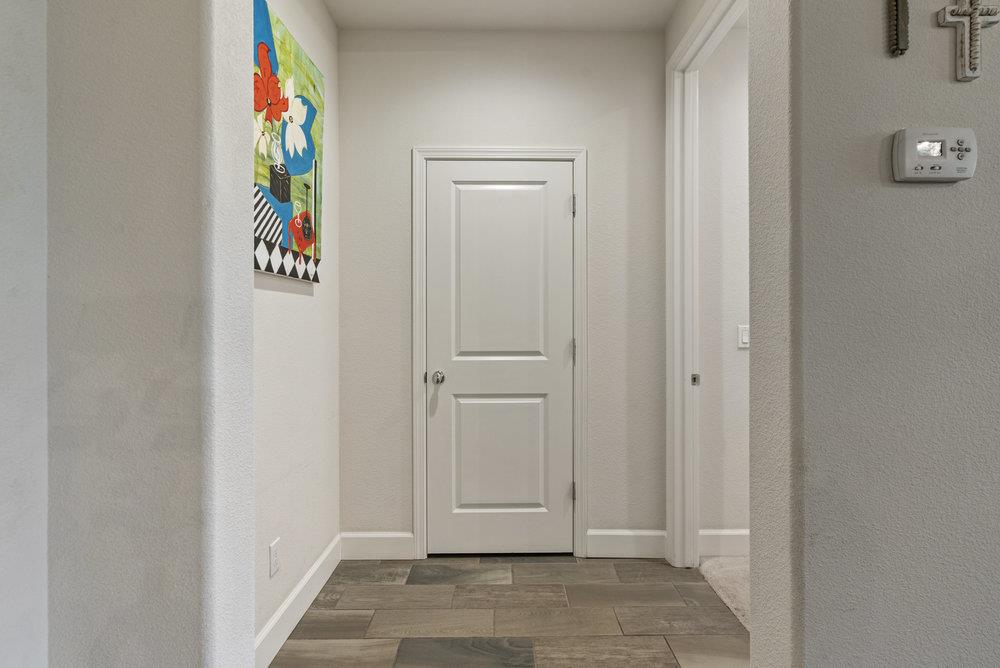 Detail Gallery Image 18 of 37 For 471 Segovia Dr, Hollister,  CA 95023 - 3 Beds | 2/1 Baths