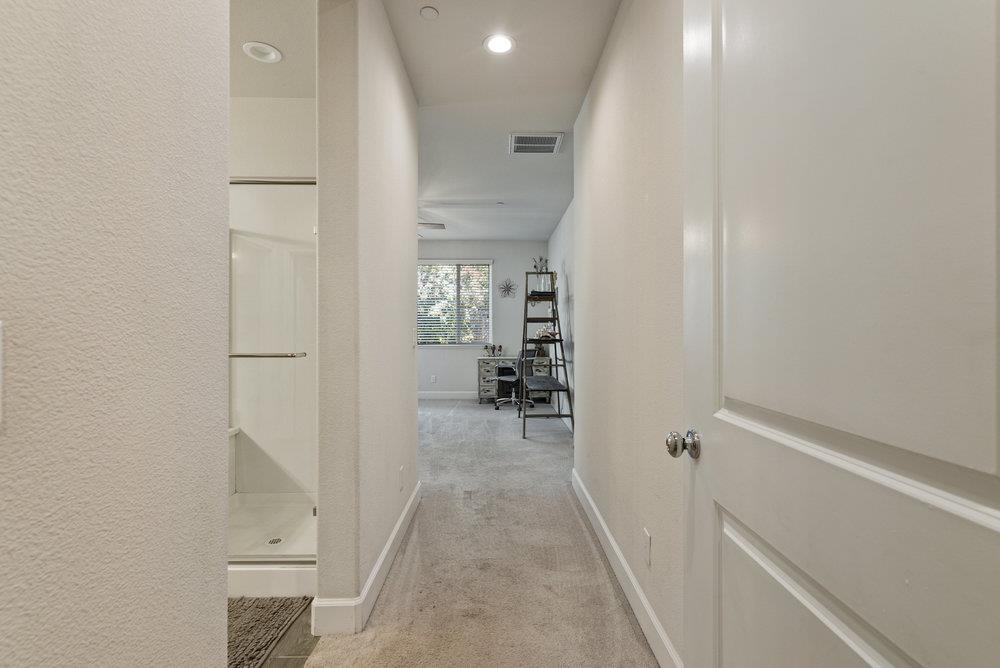 Detail Gallery Image 19 of 37 For 471 Segovia Dr, Hollister,  CA 95023 - 3 Beds | 2/1 Baths