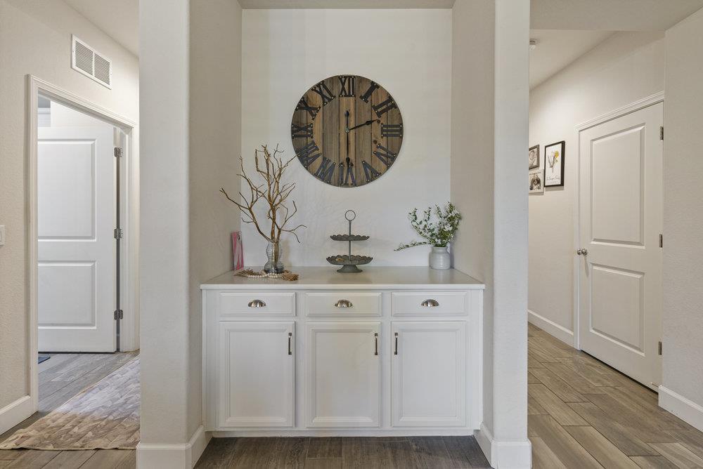 Detail Gallery Image 25 of 37 For 471 Segovia Dr, Hollister,  CA 95023 - 3 Beds | 2/1 Baths
