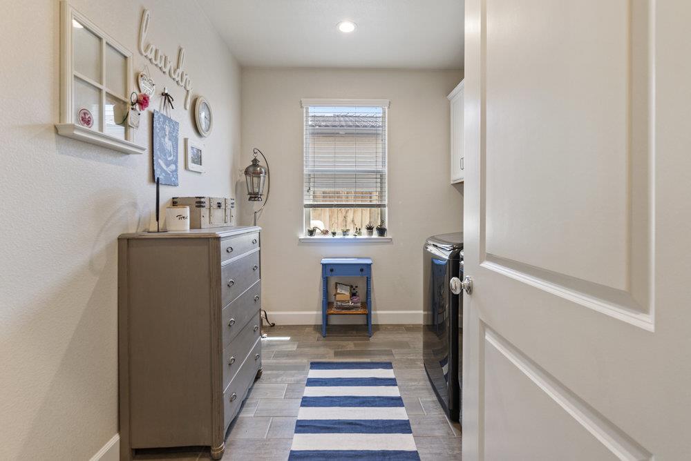 Detail Gallery Image 28 of 37 For 471 Segovia Dr, Hollister,  CA 95023 - 3 Beds | 2/1 Baths