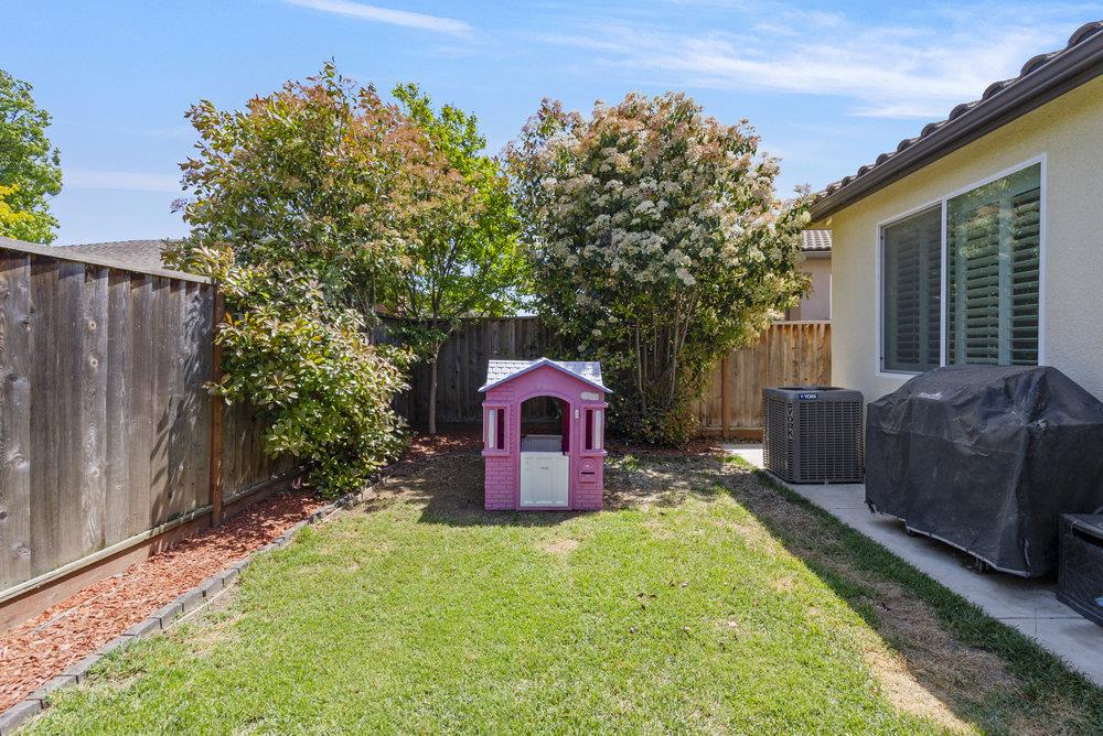 Detail Gallery Image 33 of 37 For 471 Segovia Dr, Hollister,  CA 95023 - 3 Beds | 2/1 Baths
