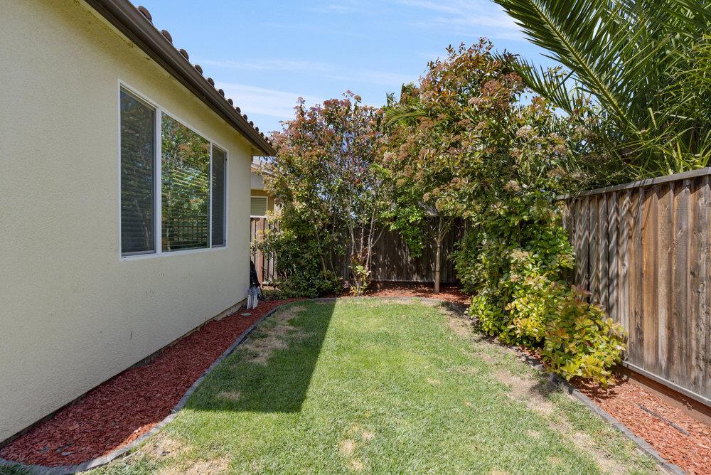 Detail Gallery Image 34 of 37 For 471 Segovia Dr, Hollister,  CA 95023 - 3 Beds | 2/1 Baths