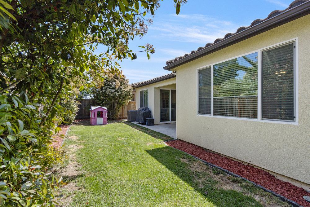 Detail Gallery Image 35 of 37 For 471 Segovia Dr, Hollister,  CA 95023 - 3 Beds | 2/1 Baths