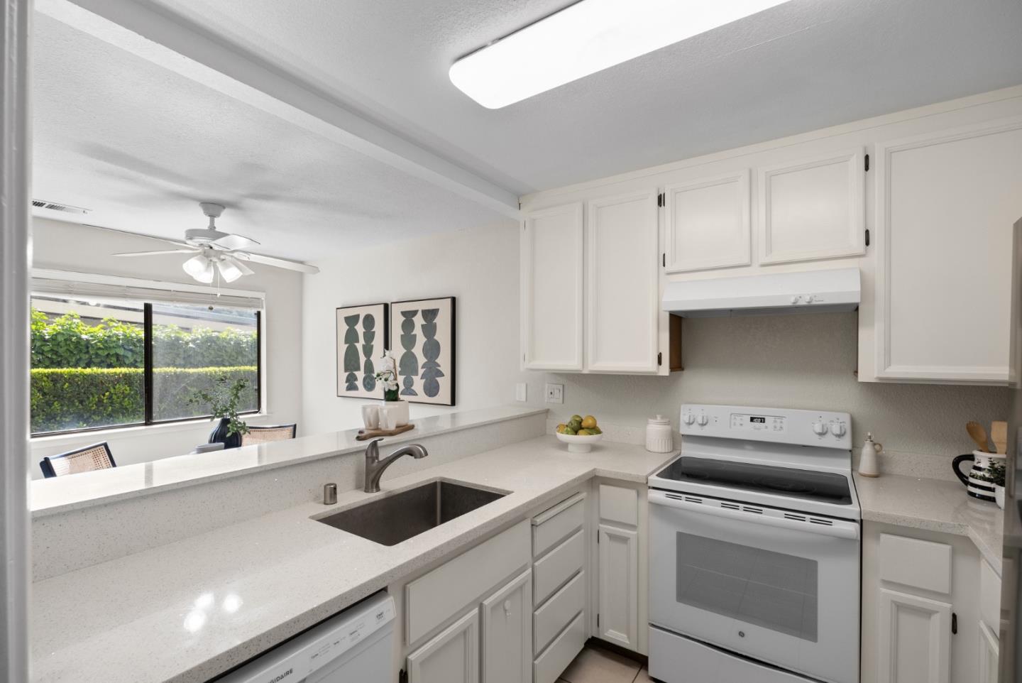 Detail Gallery Image 13 of 31 For 5701 Makati Cir #D,  San Jose,  CA 95123 - 1 Beds | 1 Baths