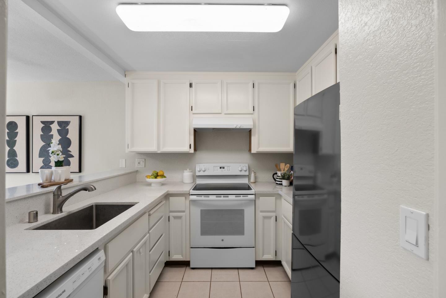 Detail Gallery Image 14 of 31 For 5701 Makati Cir #D,  San Jose,  CA 95123 - 1 Beds | 1 Baths