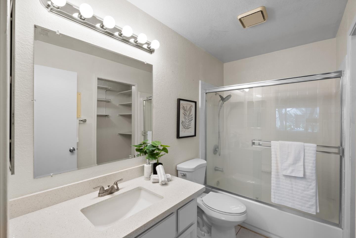 Detail Gallery Image 21 of 31 For 5701 Makati Cir #D,  San Jose,  CA 95123 - 1 Beds | 1 Baths