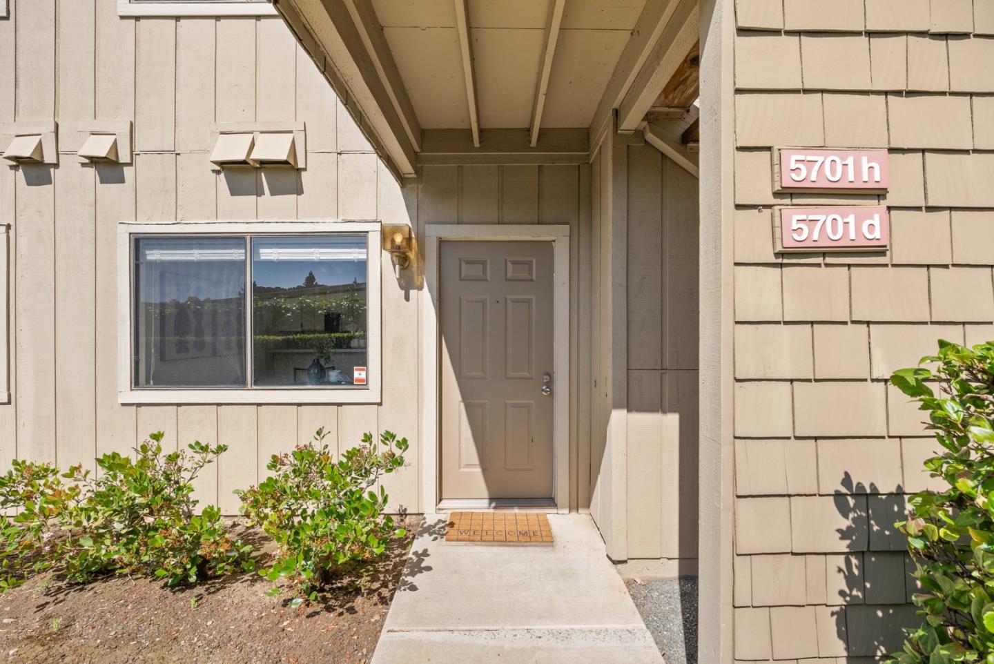 Detail Gallery Image 24 of 31 For 5701 Makati Cir #D,  San Jose,  CA 95123 - 1 Beds | 1 Baths