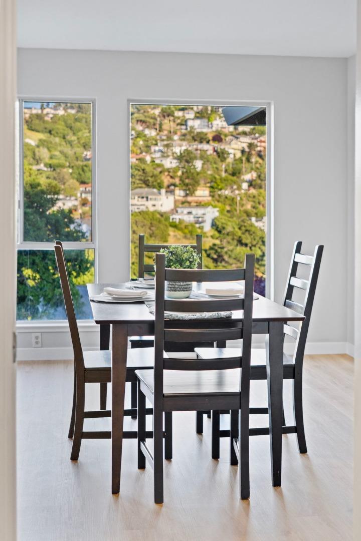 Detail Gallery Image 23 of 51 For 942 Viewridge Dr, San Mateo,  CA 94403 - 4 Beds | 2/1 Baths