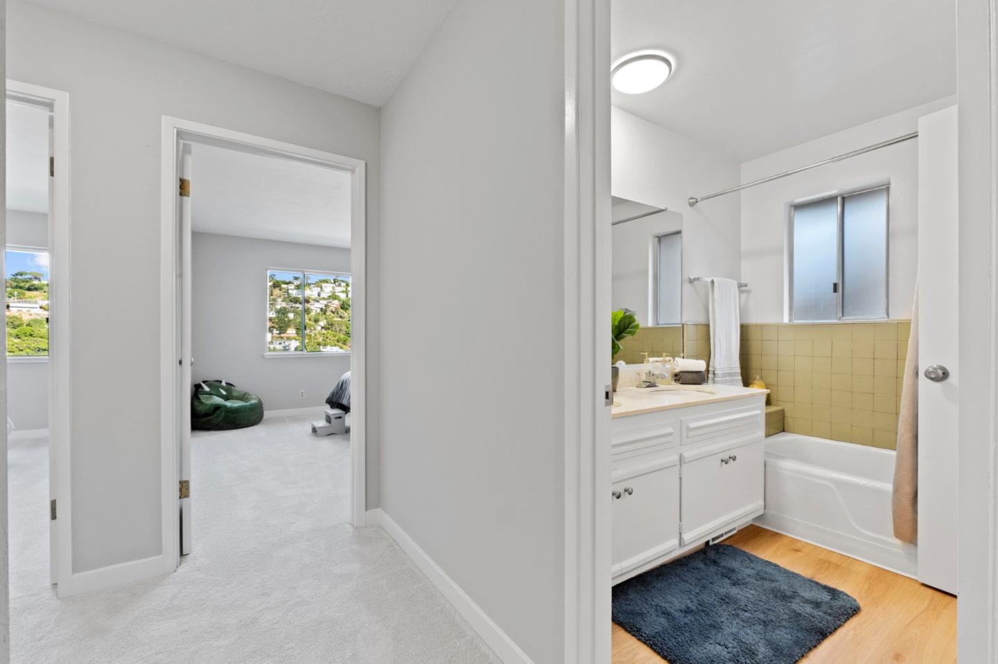 Detail Gallery Image 30 of 51 For 942 Viewridge Dr, San Mateo,  CA 94403 - 4 Beds | 2/1 Baths