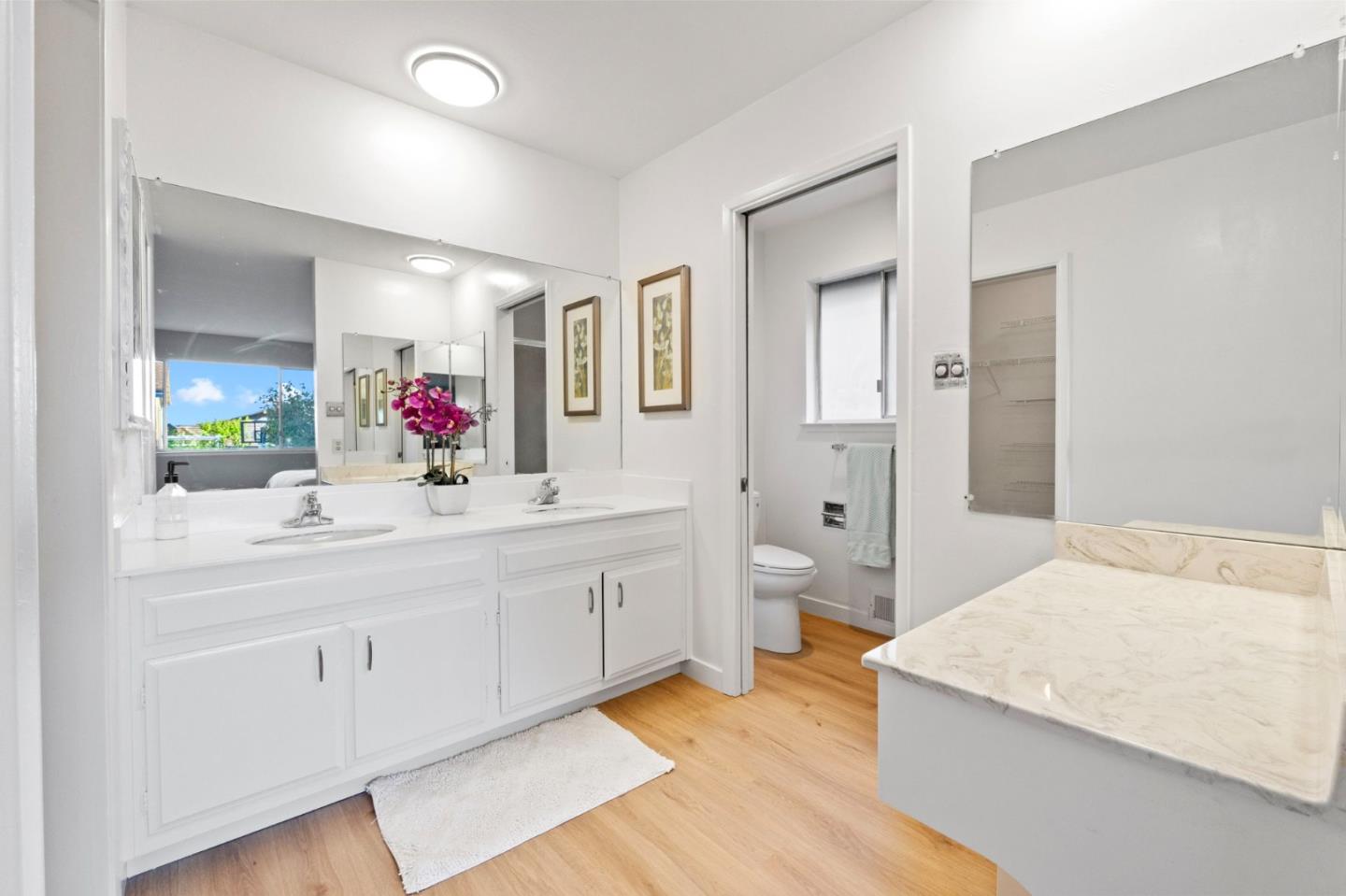 Detail Gallery Image 31 of 51 For 942 Viewridge Dr, San Mateo,  CA 94403 - 4 Beds | 2/1 Baths