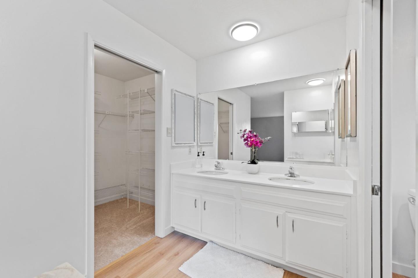 Detail Gallery Image 32 of 51 For 942 Viewridge Dr, San Mateo,  CA 94403 - 4 Beds | 2/1 Baths