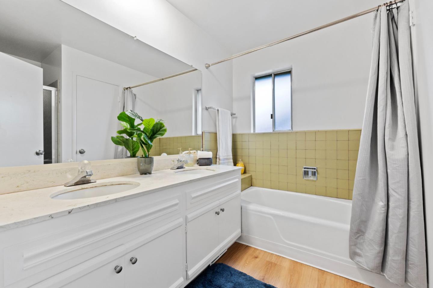 Detail Gallery Image 41 of 51 For 942 Viewridge Dr, San Mateo,  CA 94403 - 4 Beds | 2/1 Baths