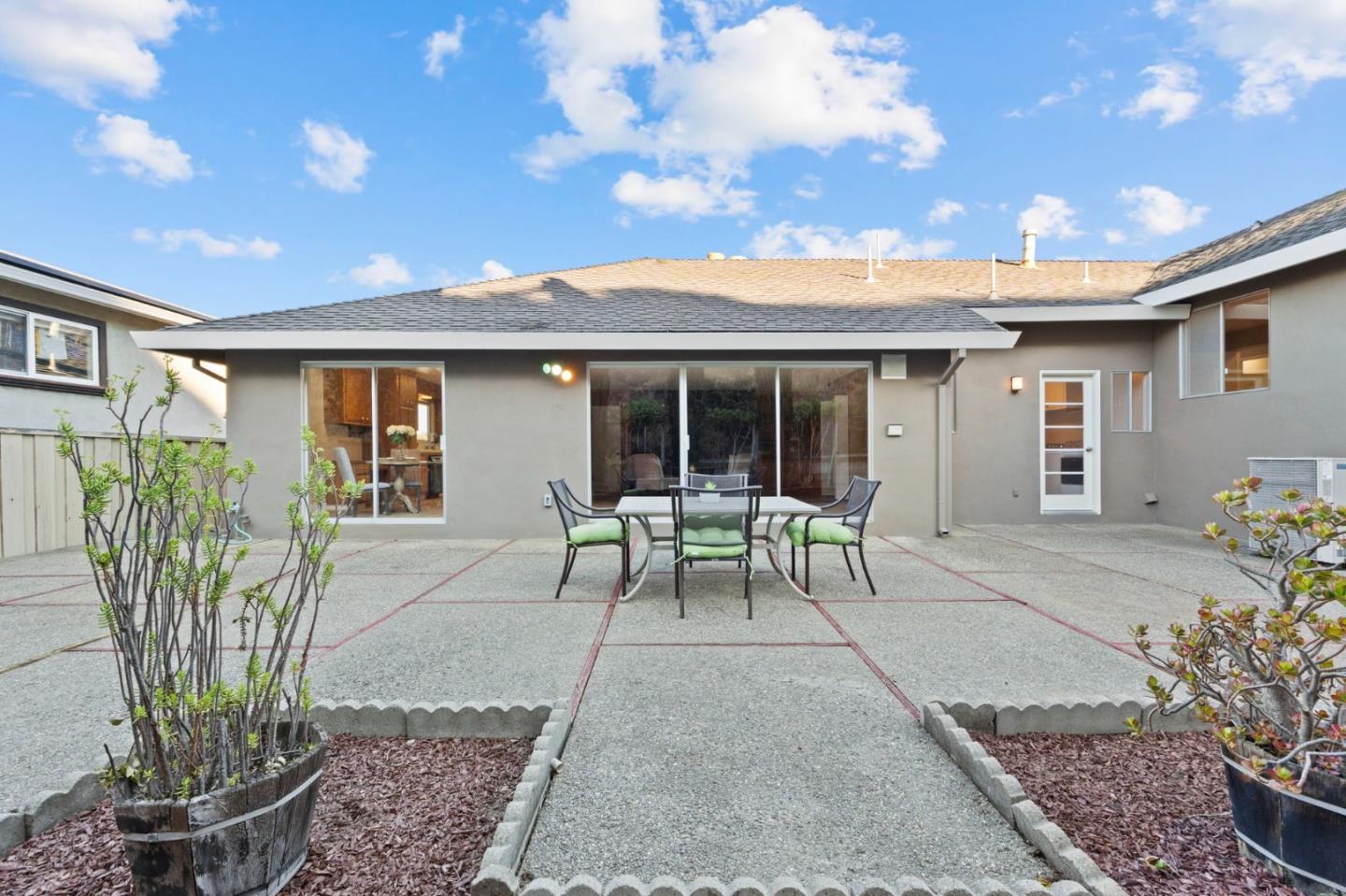 Detail Gallery Image 44 of 51 For 942 Viewridge Dr, San Mateo,  CA 94403 - 4 Beds | 2/1 Baths