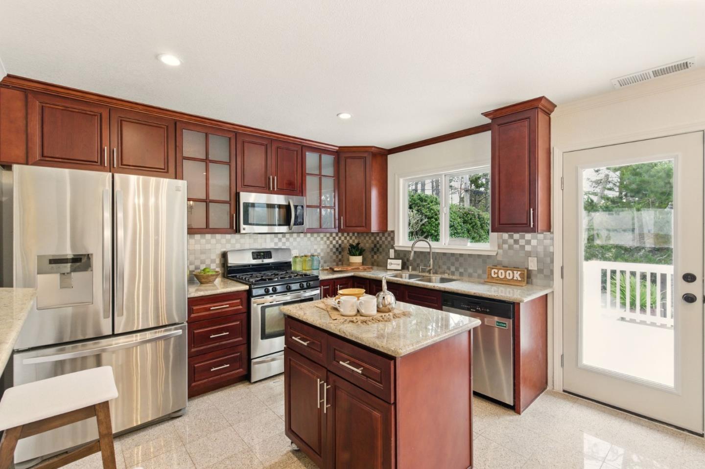 Detail Gallery Image 7 of 35 For 3820 Colby Way, San Bruno,  CA 94066 - 3 Beds | 2 Baths