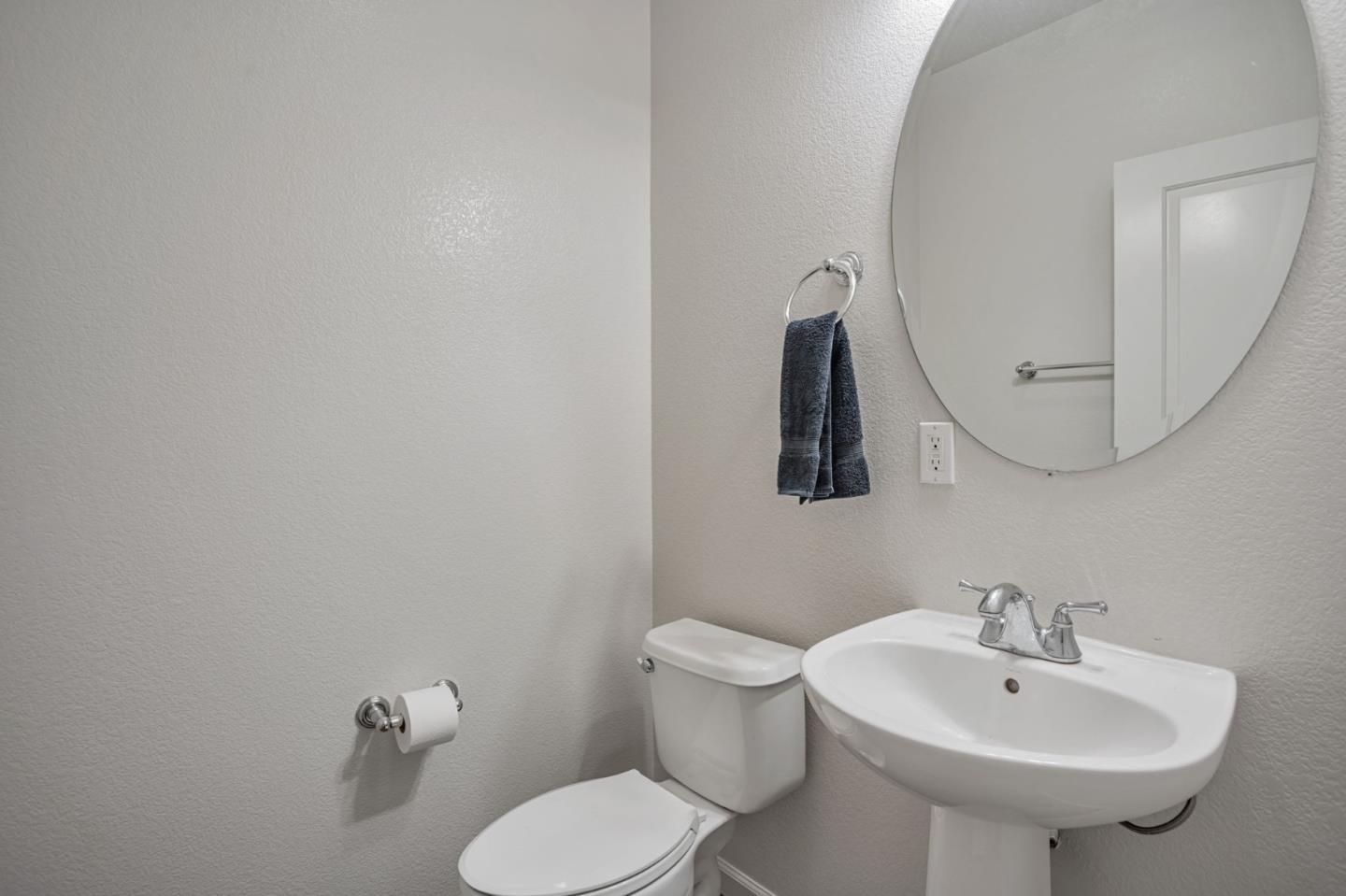 Detail Gallery Image 11 of 14 For 1658 Glenmore Dr, Fairfield,  CA 94533 - 3 Beds | 2/1 Baths