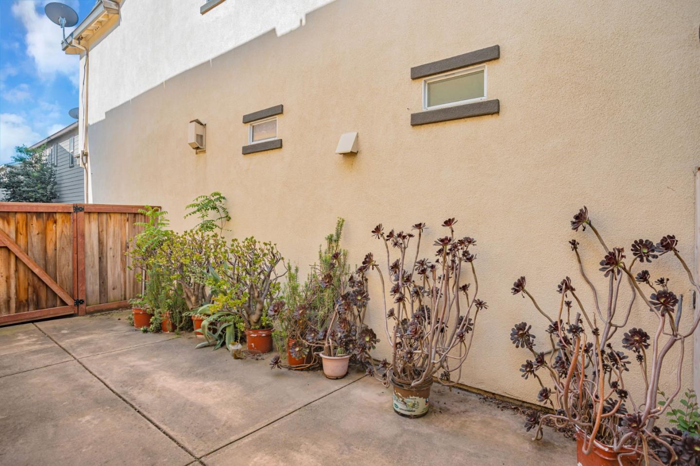 Detail Gallery Image 12 of 14 For 1658 Glenmore Dr, Fairfield,  CA 94533 - 3 Beds | 2/1 Baths