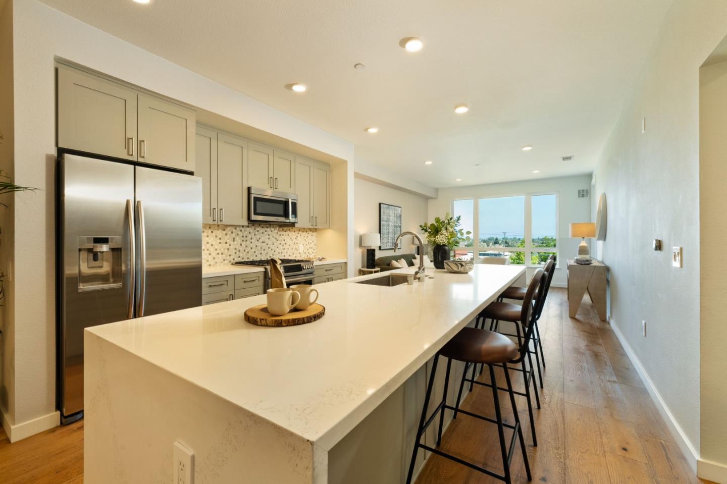 Detail Gallery Image 3 of 24 For 400 El Camino Real #311,  Belmont,  CA 94002 - 1 Beds | 1 Baths