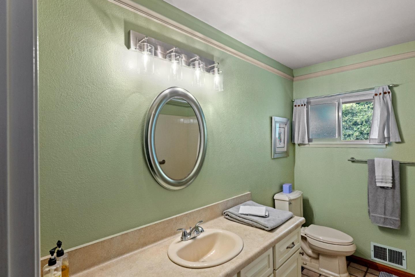 Detail Gallery Image 38 of 62 For 2 Mesa Del Sol, Salinas,  CA 93908 - 3 Beds | 3 Baths
