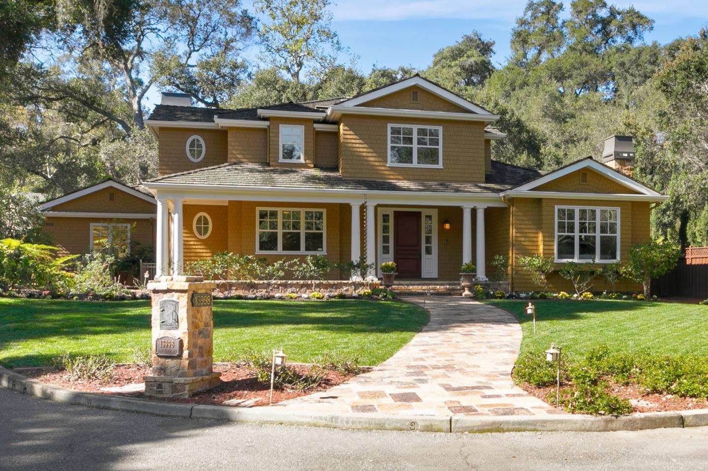 Detail Gallery Image 3 of 13 For 13998 Alta Vista, Saratoga,  CA 95070 - 6 Beds | 5/1 Baths