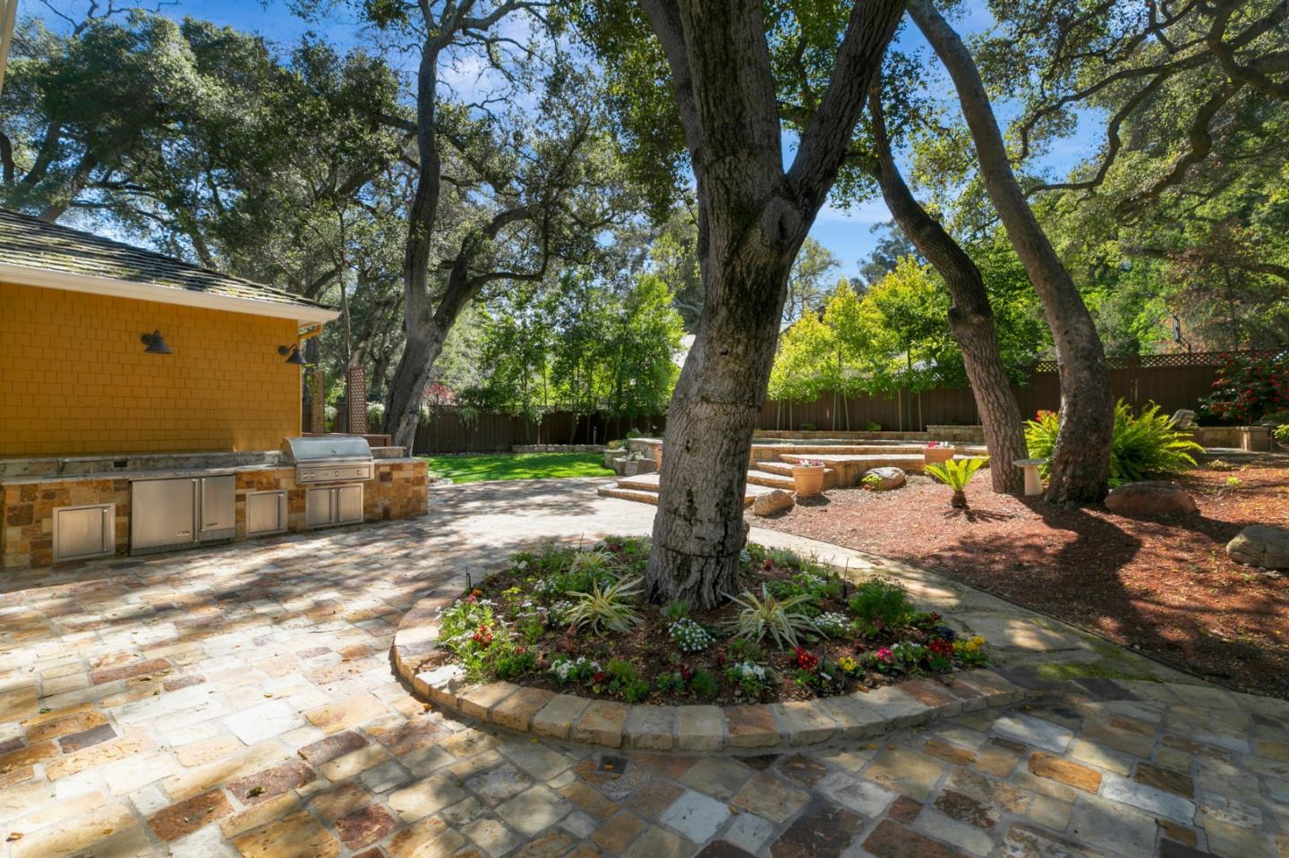 Detail Gallery Image 5 of 13 For 13998 Alta Vista, Saratoga,  CA 95070 - 6 Beds | 5/1 Baths