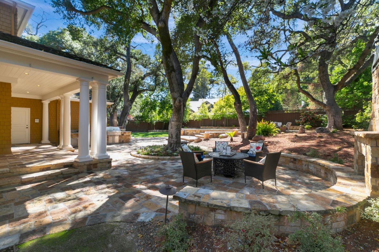 Detail Gallery Image 6 of 13 For 13998 Alta Vista, Saratoga,  CA 95070 - 6 Beds | 5/1 Baths