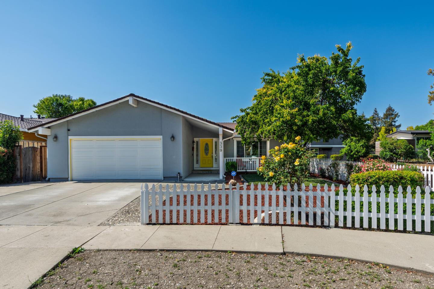Detail Gallery Image 1 of 16 For 339 Viewpark Cir, San Jose,  CA 95136 - 4 Beds | 2 Baths