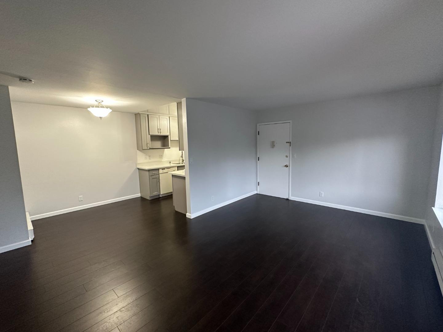 Detail Gallery Image 3 of 8 For 201 Standish St #3,  Redwood City,  CA 94063 - 1 Beds | 1 Baths
