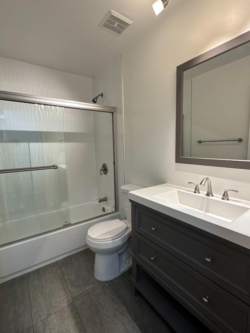 Detail Gallery Image 8 of 8 For 201 Standish St #3,  Redwood City,  CA 94063 - 1 Beds | 1 Baths