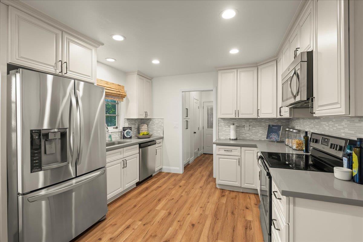 Detail Gallery Image 11 of 32 For 1597 Koch Ln, San Jose,  CA 95125 - 3 Beds | 2/1 Baths